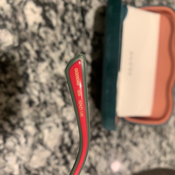 Gucci sunglasses main image 4